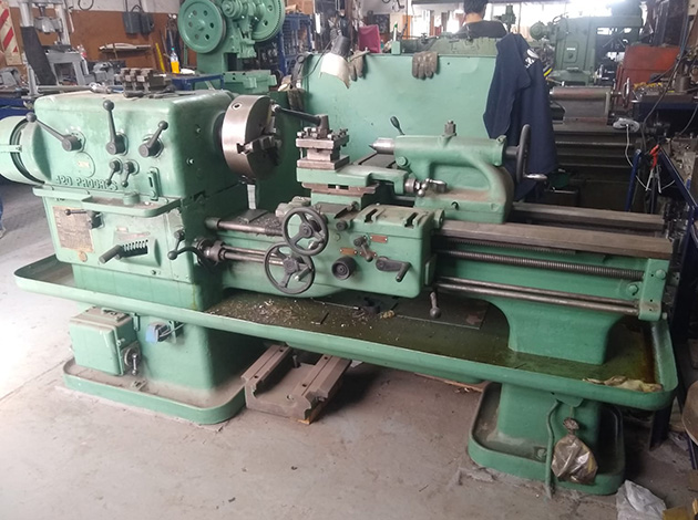 Cod.0935-U-Torno-paralelo-Progres-420-Modelo-MD420-03