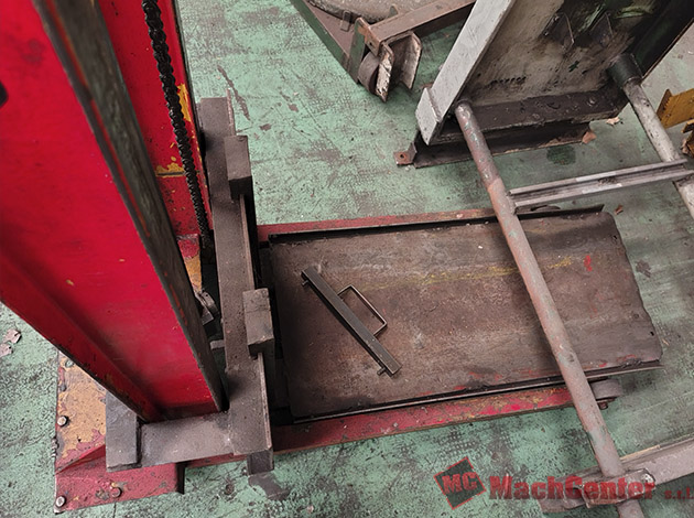 Cod.1448-U-Pequeño-gigante-a-pedal-hidráulico-05