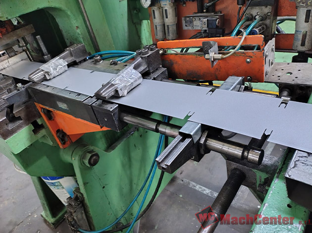 Cod.1471-U-Línea-de-corte-y-punzonado-de-planchuelas-09