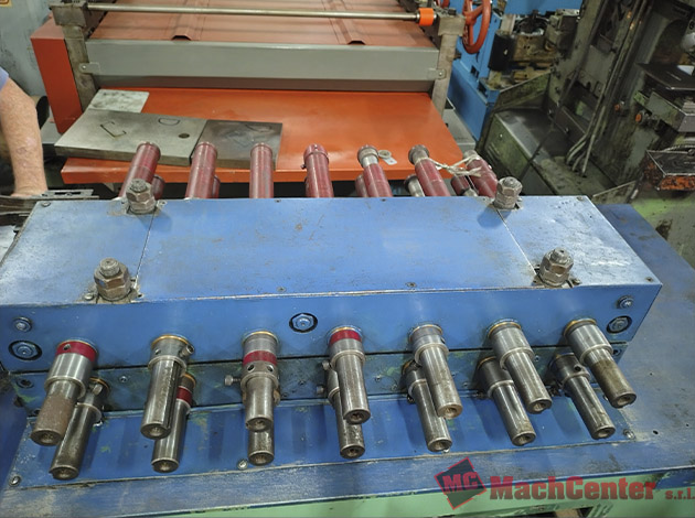 Cod.1485-U-Conformadora-de-perfiles-de-7-pasos-04