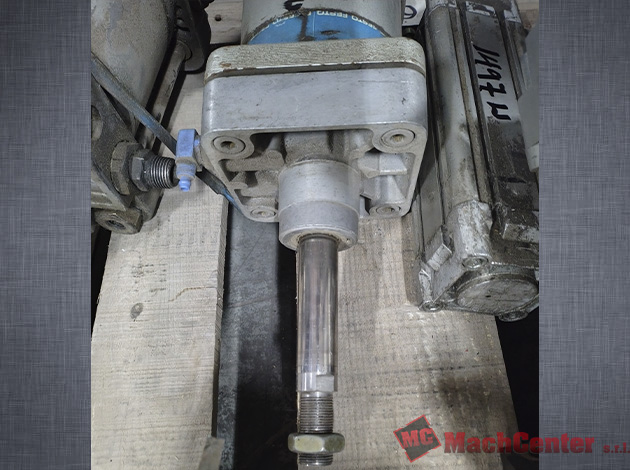 Cod.1495-U-Pistón-neumático-cilindro-100mm-03